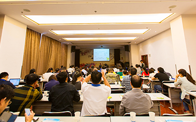 公司的活动非常多姿多彩